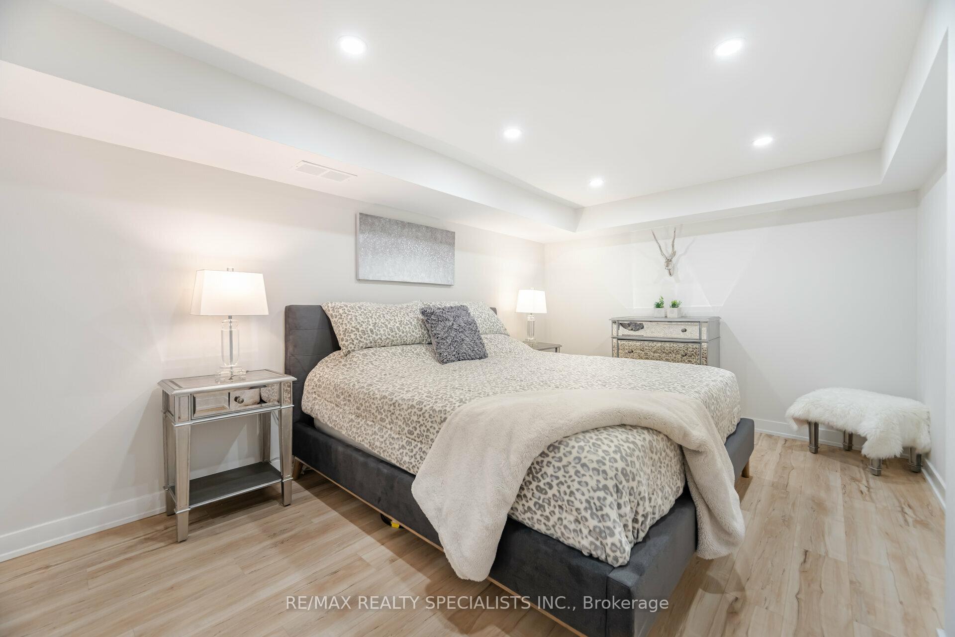 Photo 26 of 136 Boxley Road, Burlington, Appleby — HOMEH
