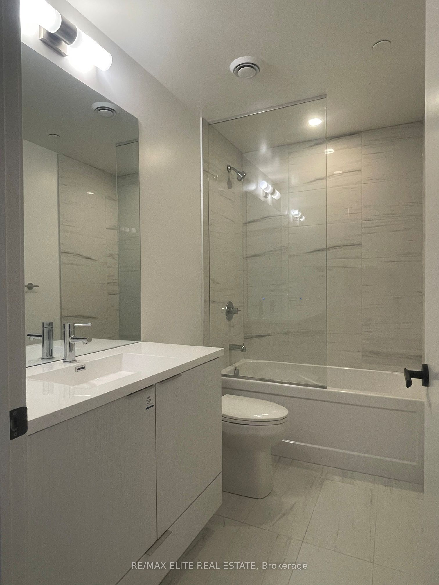Photo 20 of Unit 5811, 8 Interchange Way, Vaughan, Vaughan Corporate Centre — HOMEH