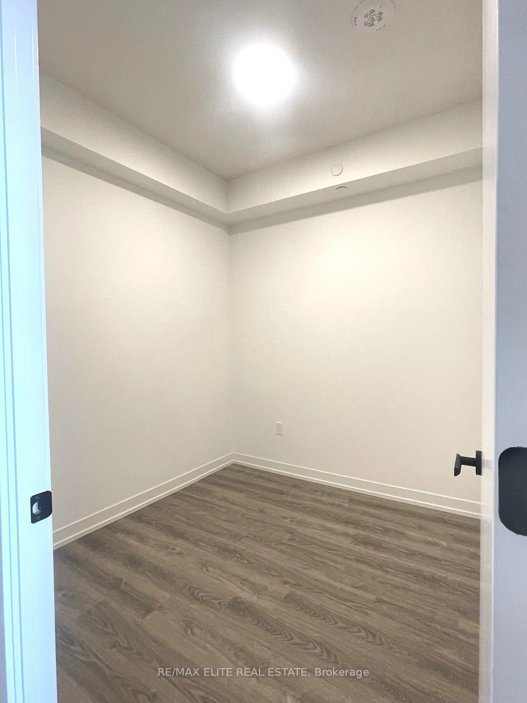 Photo 15 of Unit 5811, 8 Interchange Way, Vaughan, Vaughan Corporate Centre — HOMEH