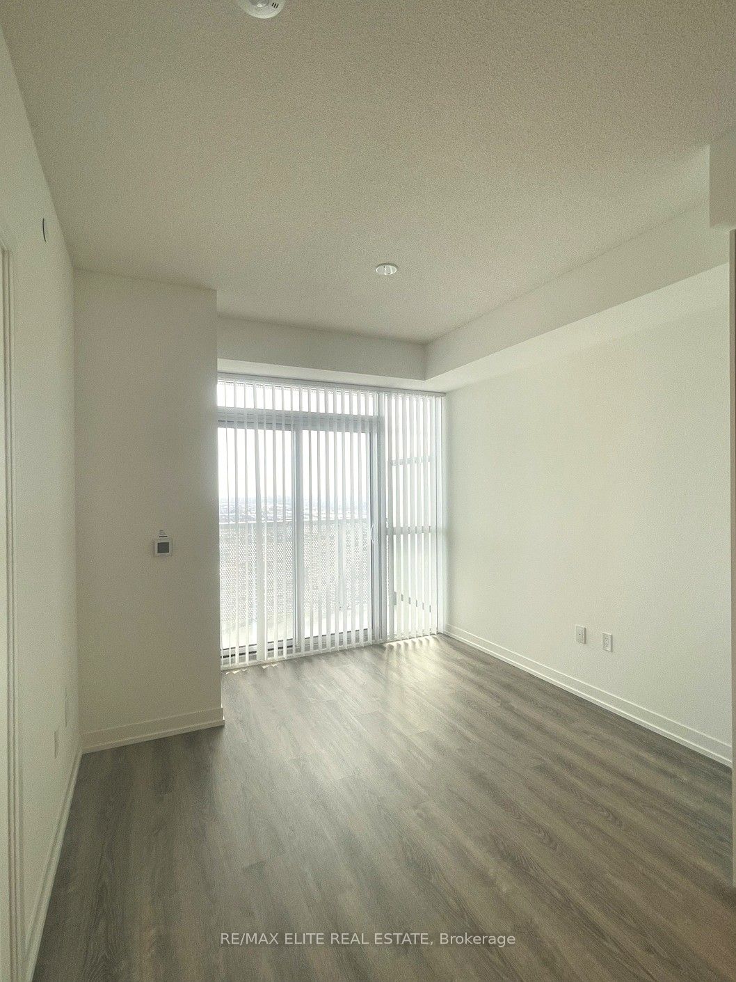 Photo 16 of Unit 5811, 8 Interchange Way, Vaughan, Vaughan Corporate Centre — HOMEH