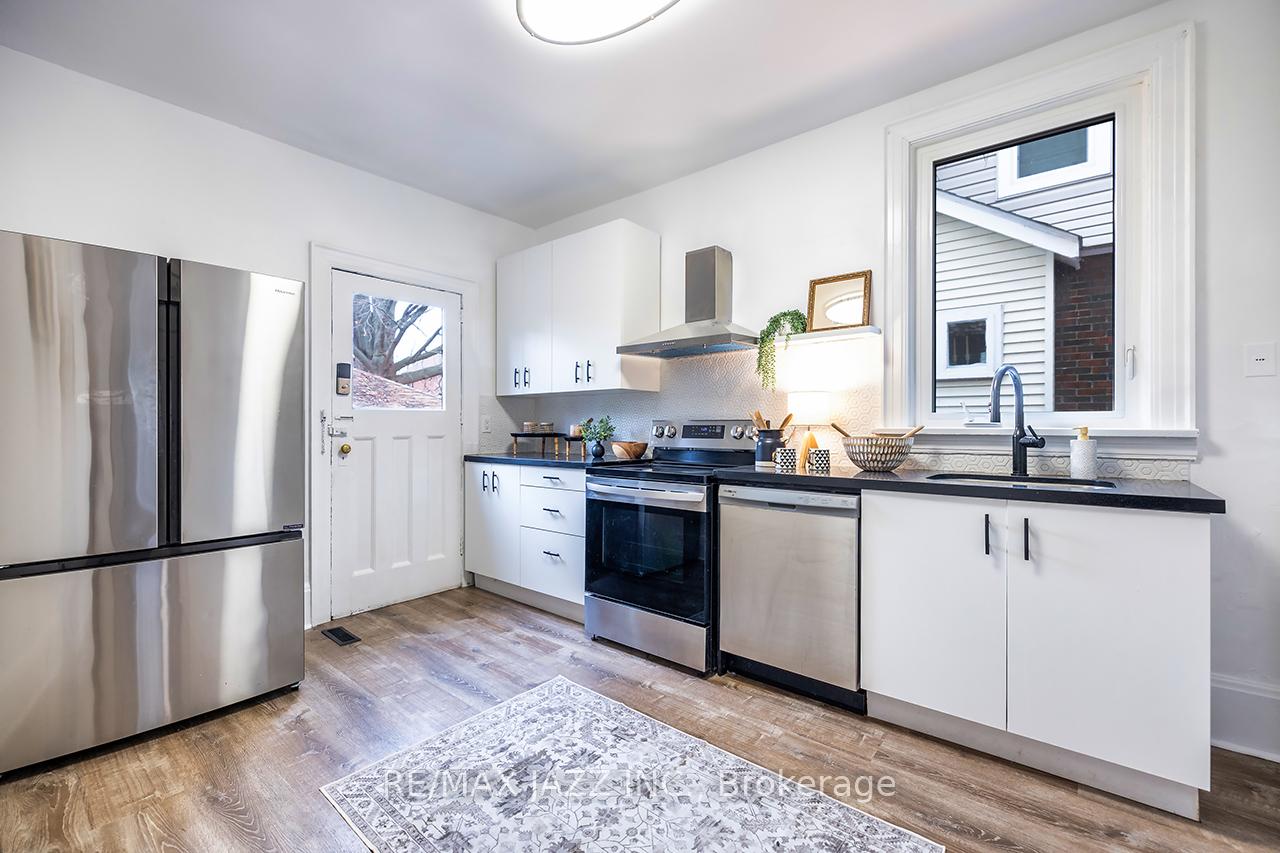 Photo 9 of 295 Athol Street E, Oshawa, Central — HOMEH