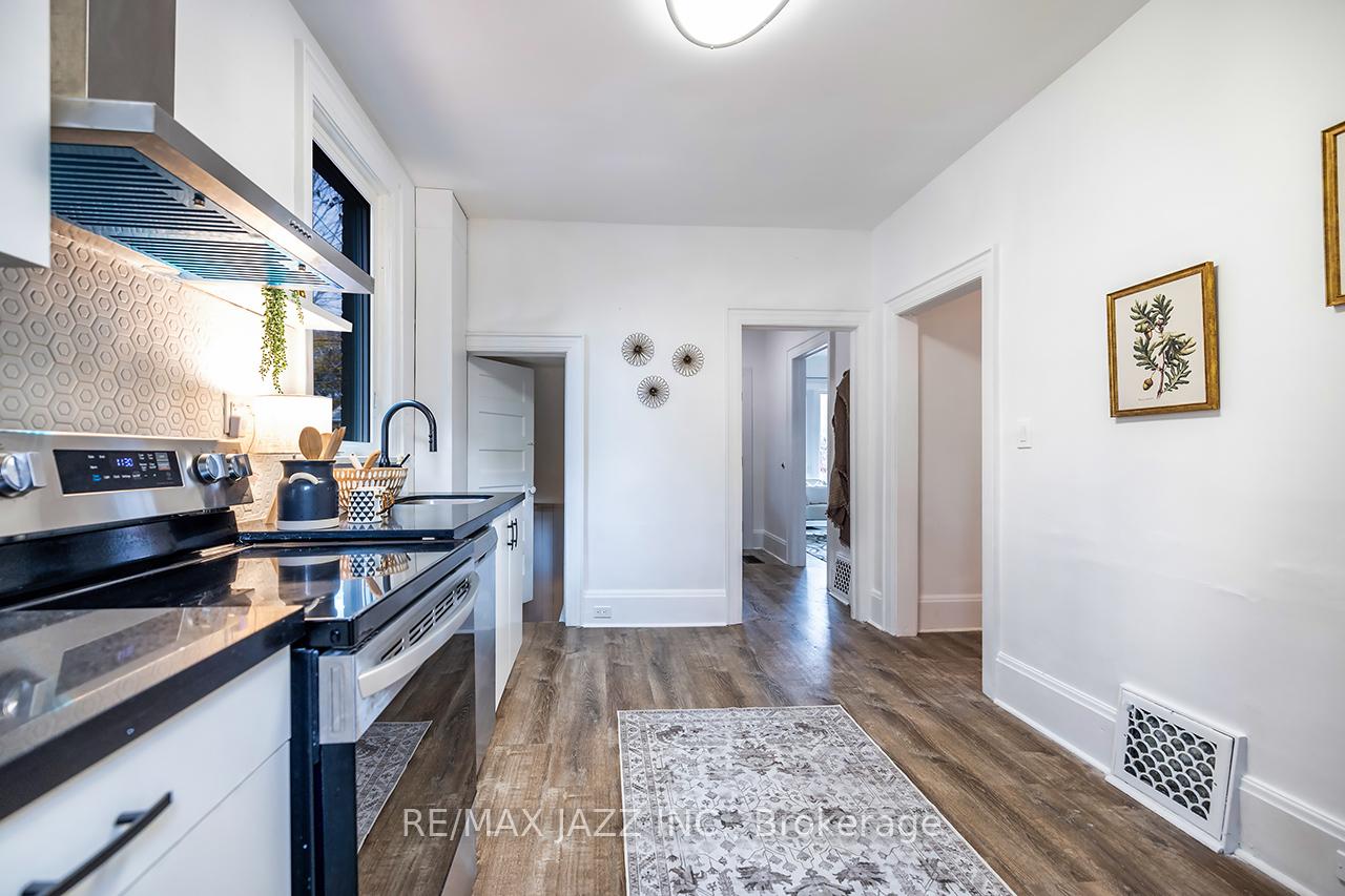 Photo 11 of 295 Athol Street E, Oshawa, Central — HOMEH