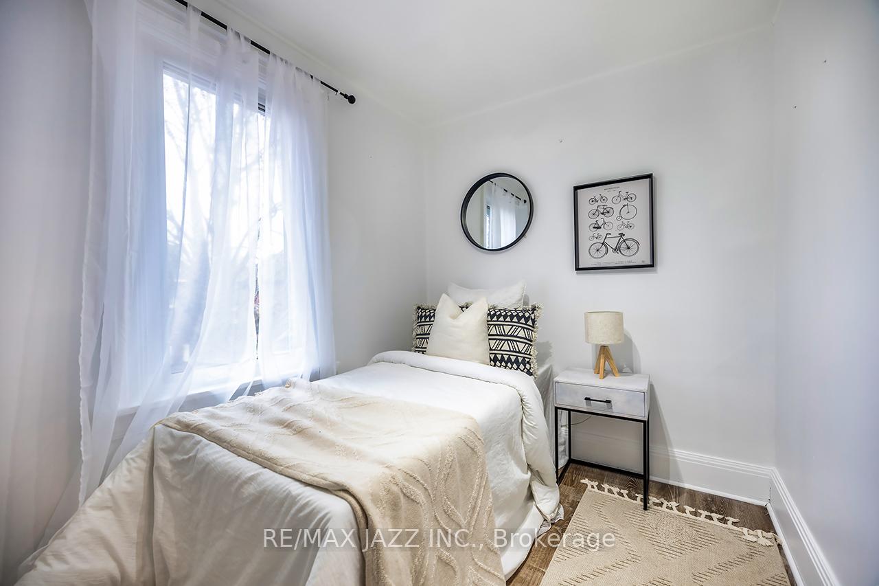 Photo 20 of 295 Athol Street E, Oshawa, Central — HOMEH