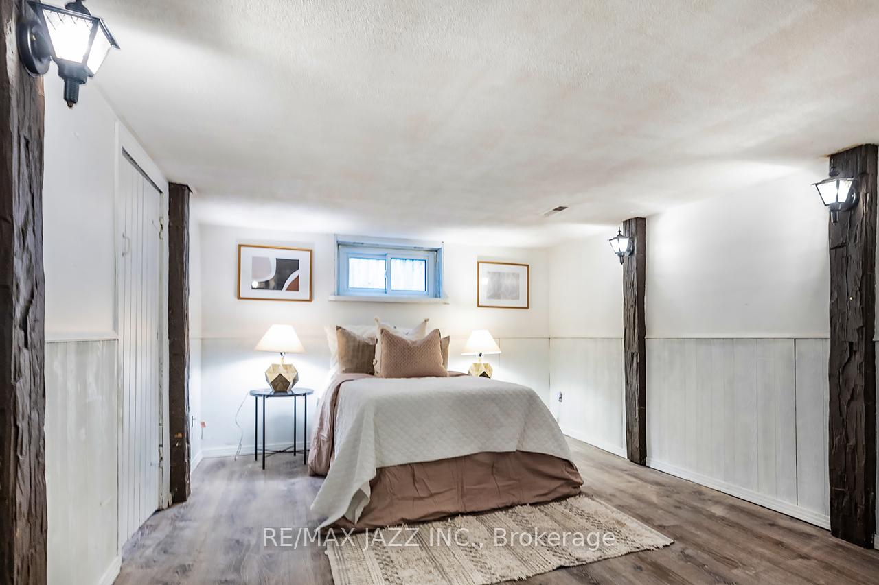 Photo 25 of 295 Athol Street E, Oshawa, Central — HOMEH