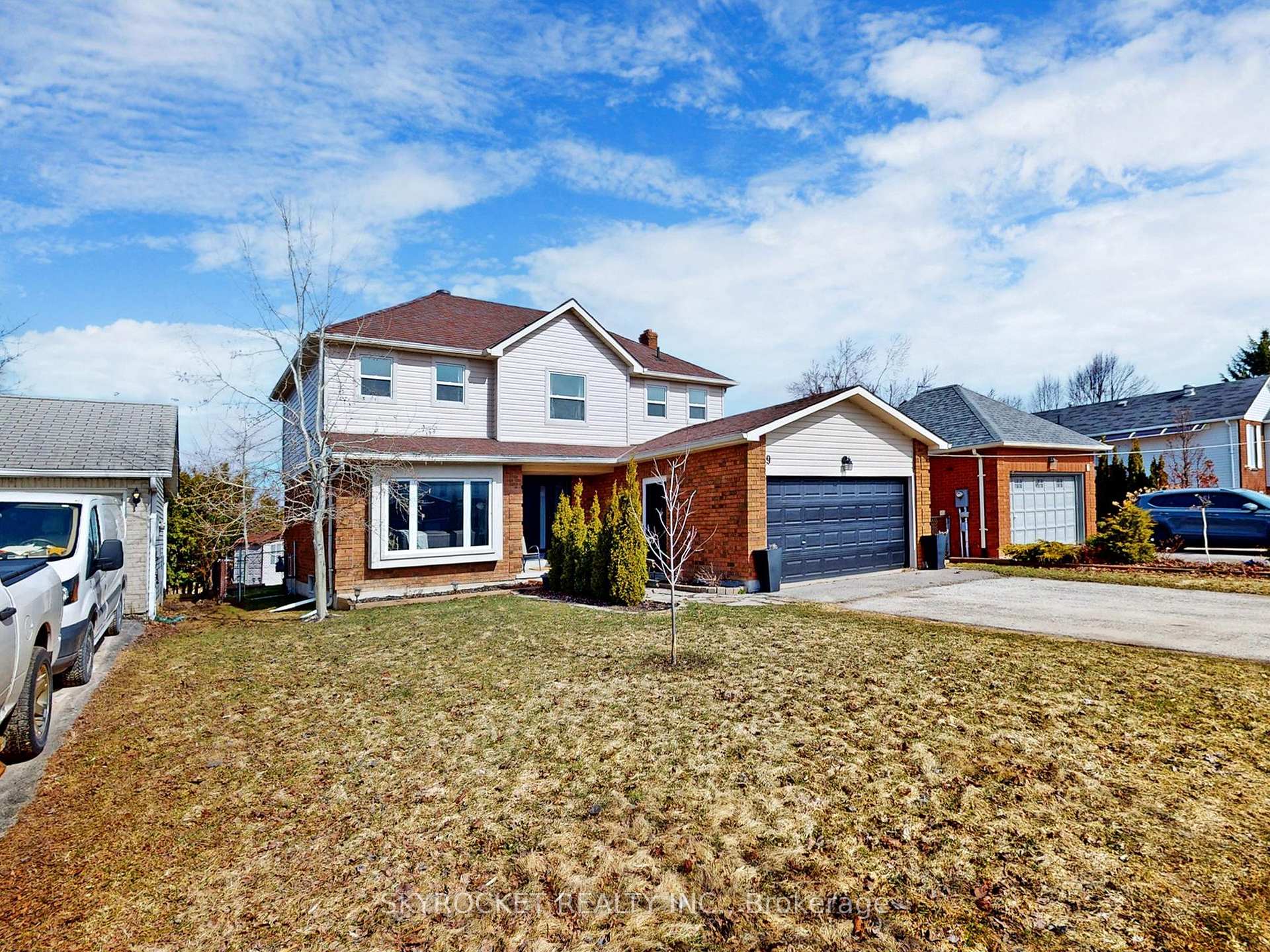 Photo 2 of 9 Herrell Avenue, Barrie, Painswick North — HOMEH
