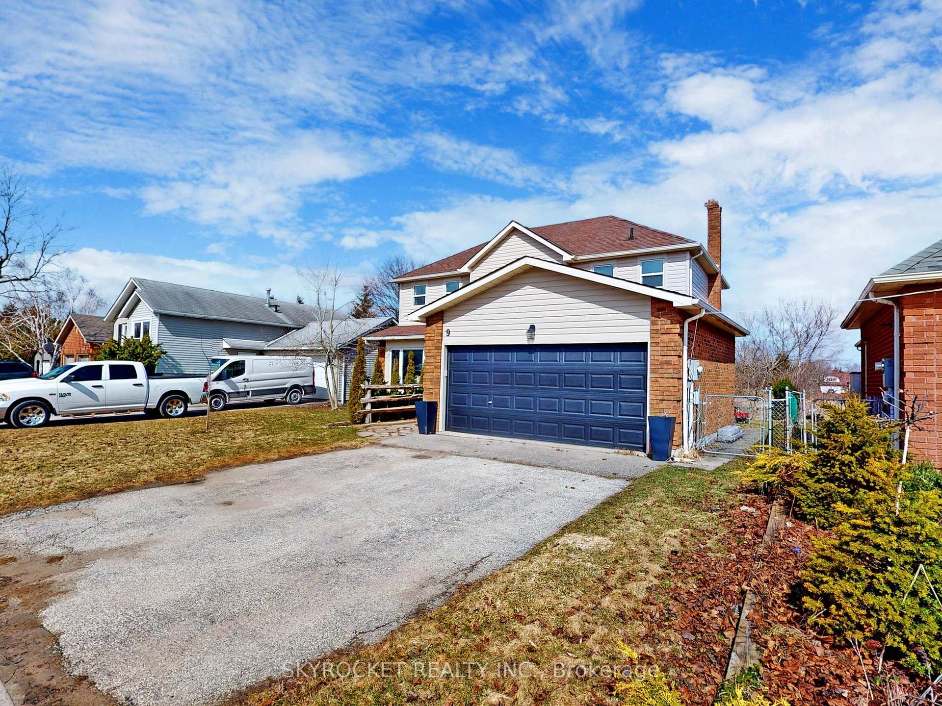 Photo 3 of 9 Herrell Avenue, Barrie, Painswick North — HOMEH