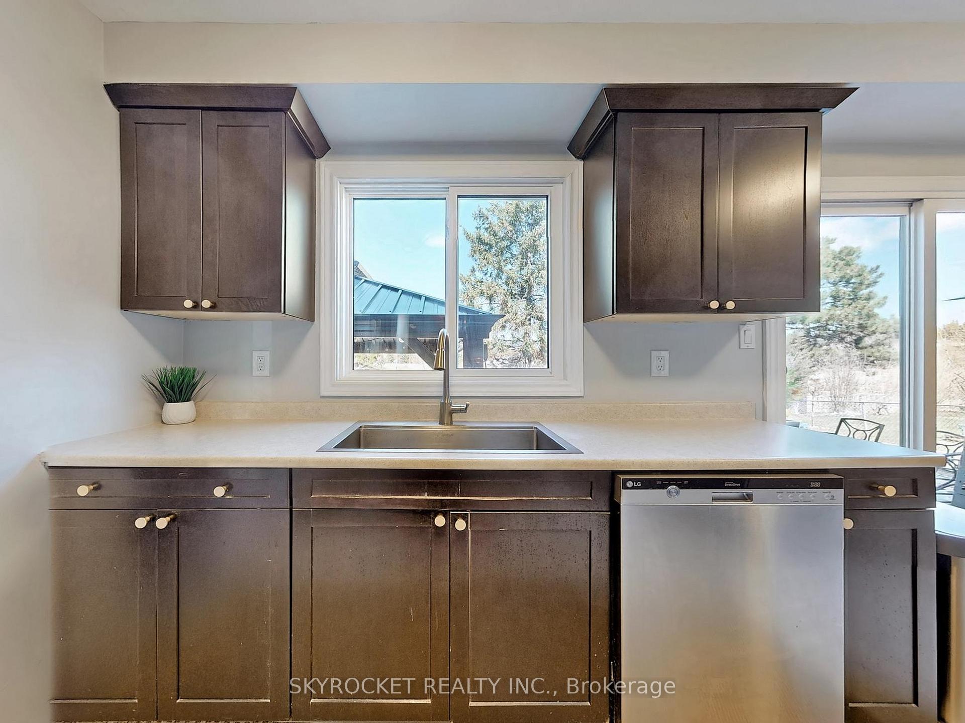 Photo 18 of 9 Herrell Avenue, Barrie, Painswick North — HOMEH