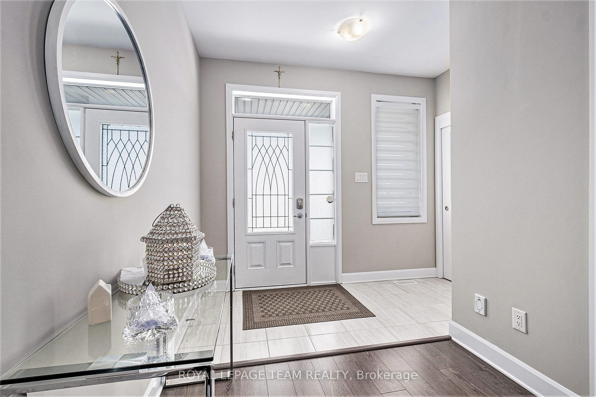 Photo 6 of 11 Aura Avenue, Ottawa, Barrhaven - Heritage Park — HOMEH