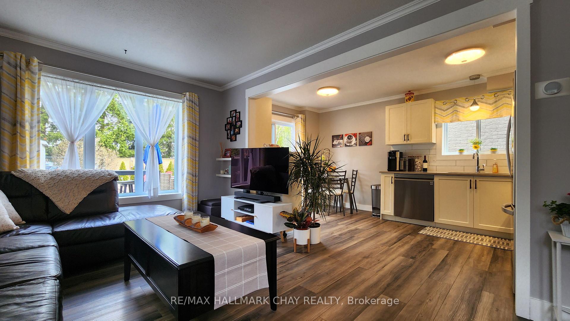 Photo 6 of 168 Sundew Drive, Barrie, Holly — HOMEH