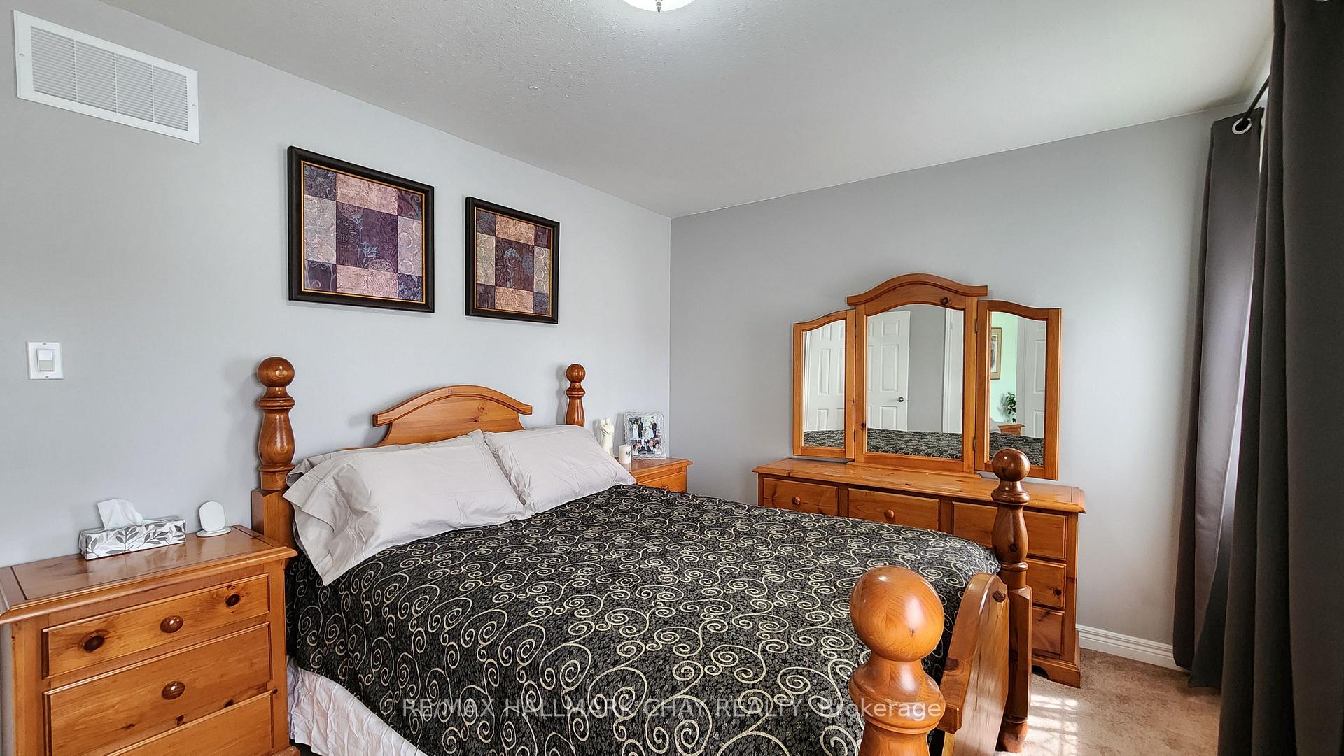 Photo 13 of 168 Sundew Drive, Barrie, Holly — HOMEH