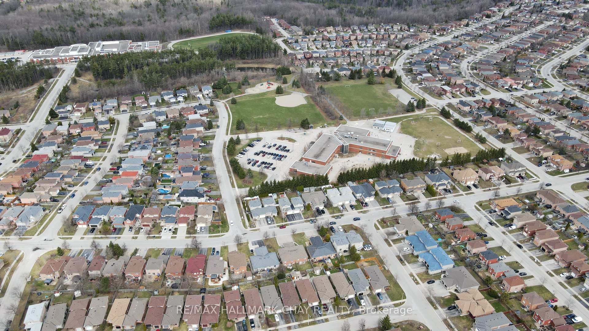 Photo 28 of 168 Sundew Drive, Barrie, Holly — HOMEH