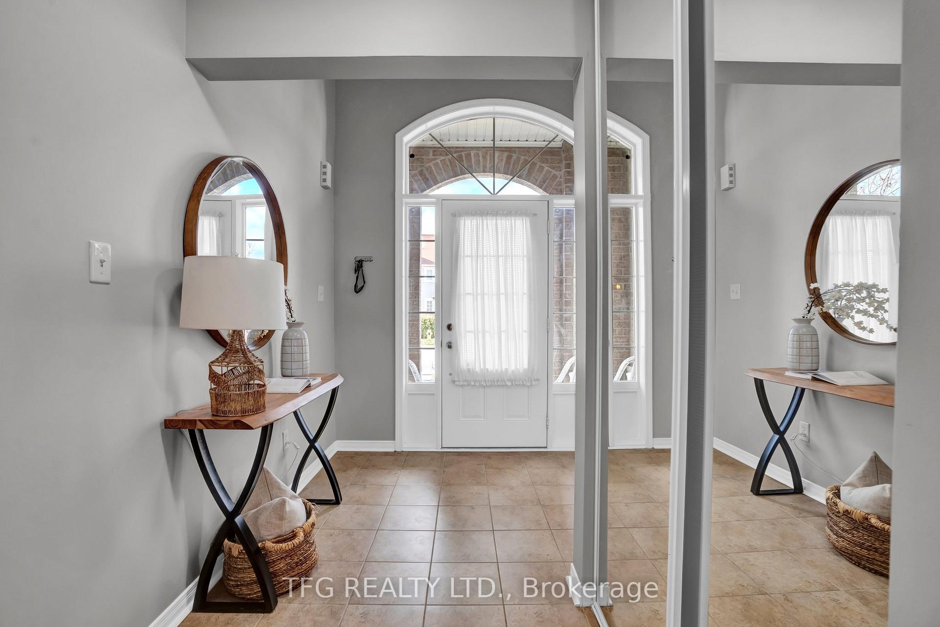 Photo 5 of 1567 Glenbourne Drive, Oshawa, Pinecrest — HOMEH