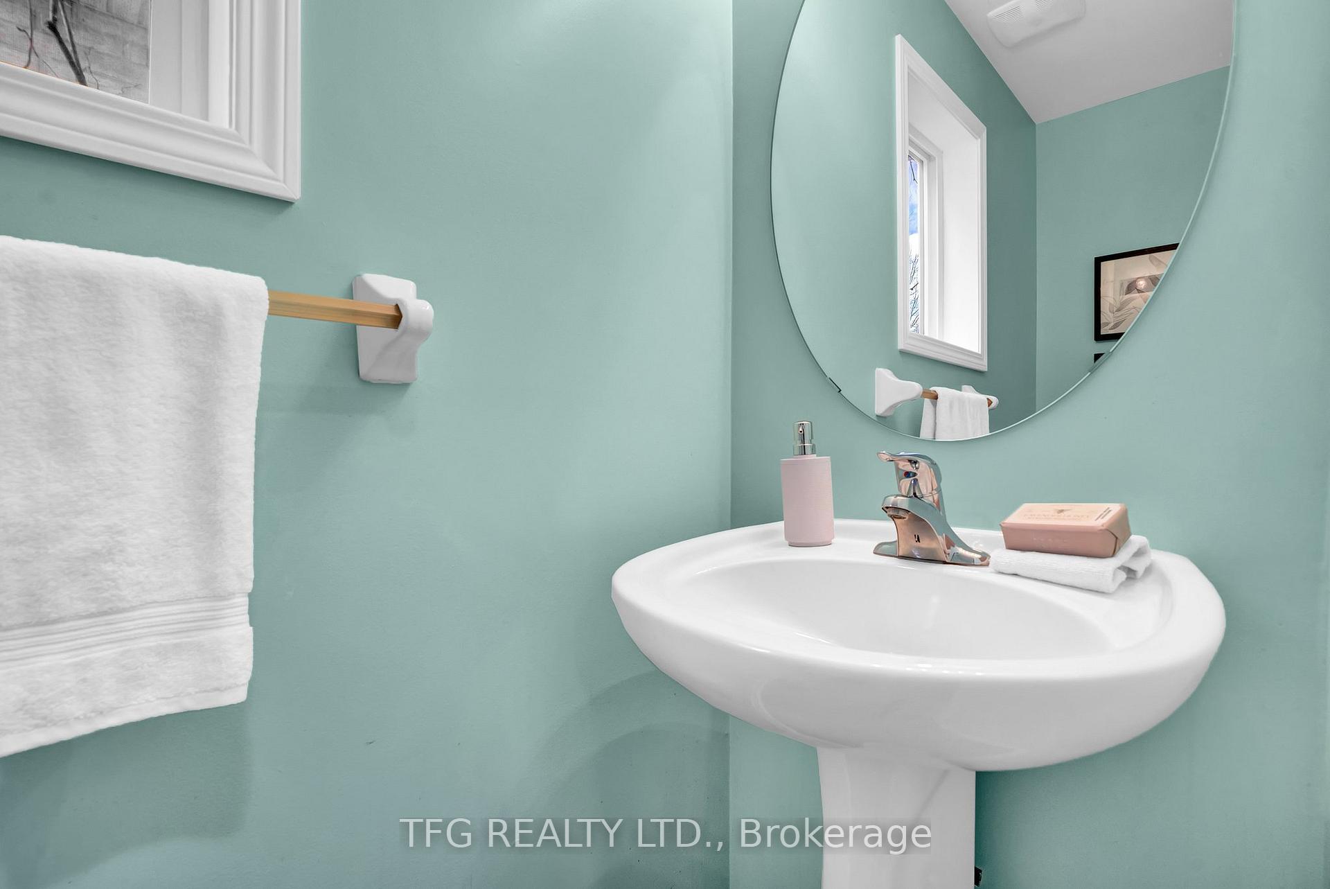 Photo 13 of 1567 Glenbourne Drive, Oshawa, Pinecrest — HOMEH