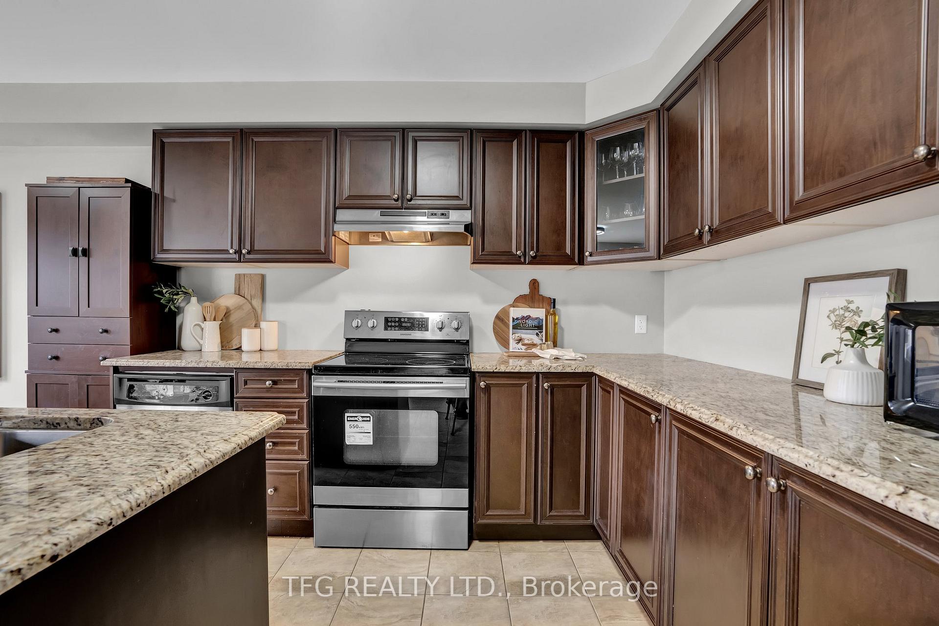 Photo 18 of 1567 Glenbourne Drive, Oshawa, Pinecrest — HOMEH