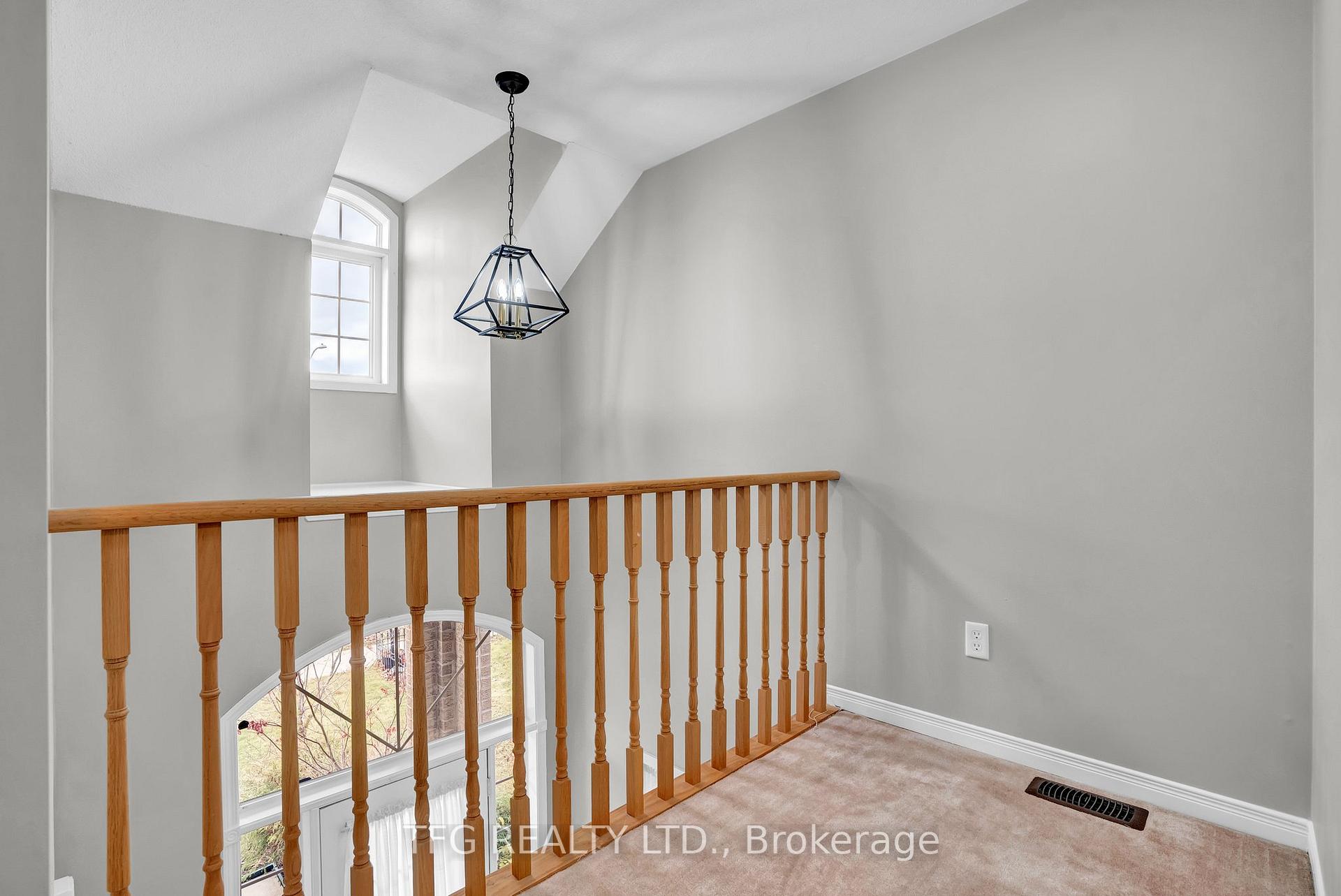 Photo 25 of 1567 Glenbourne Drive, Oshawa, Pinecrest — HOMEH