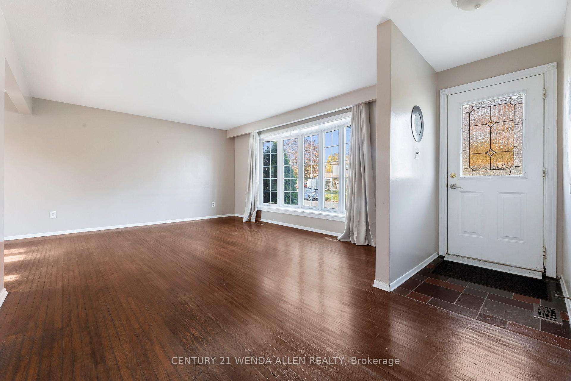 Photo 4 of 475 Humewood Avenue, Oshawa, O'Neill — HOMEH