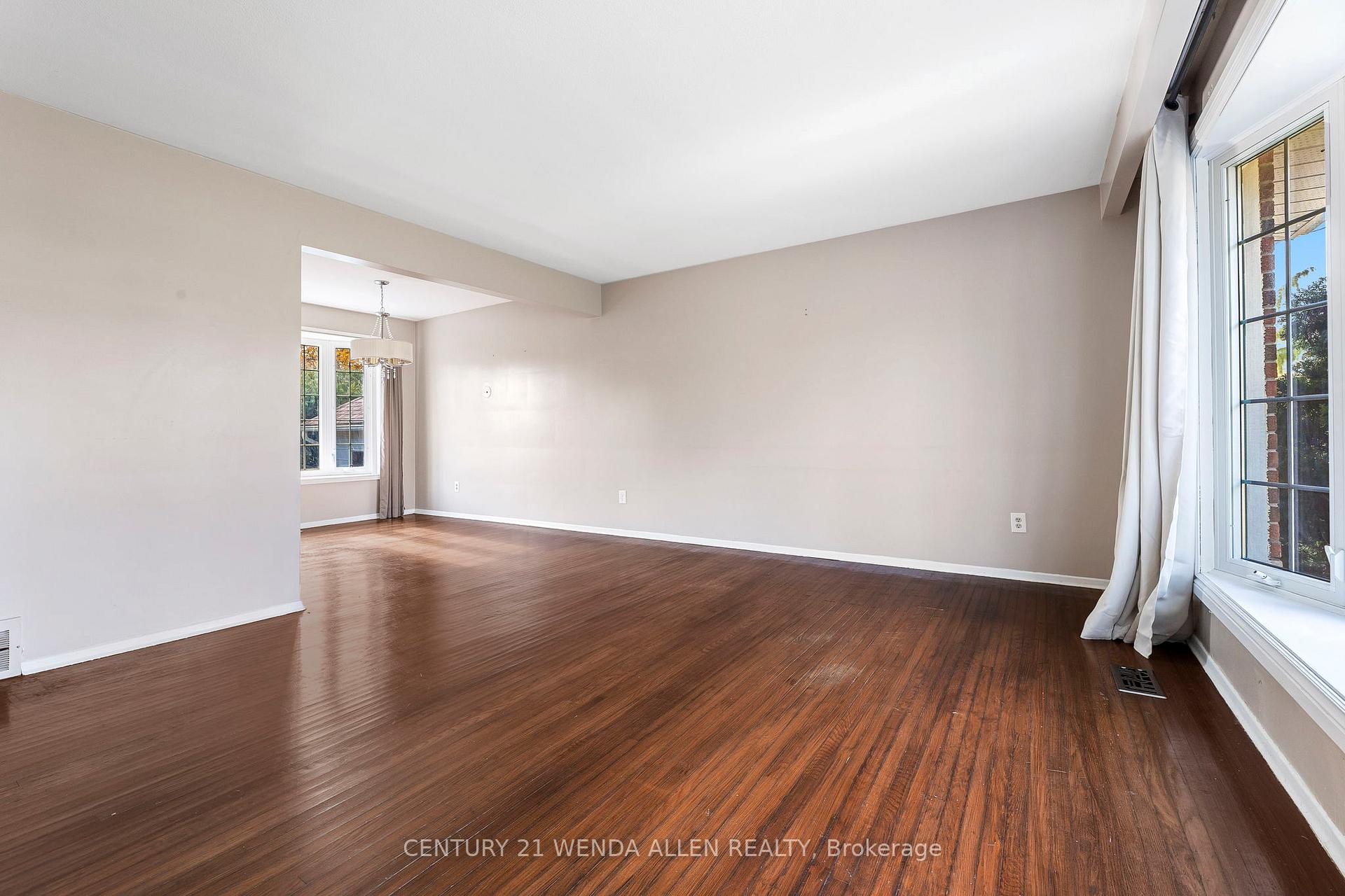 Photo 5 of 475 Humewood Avenue, Oshawa, O'Neill — HOMEH