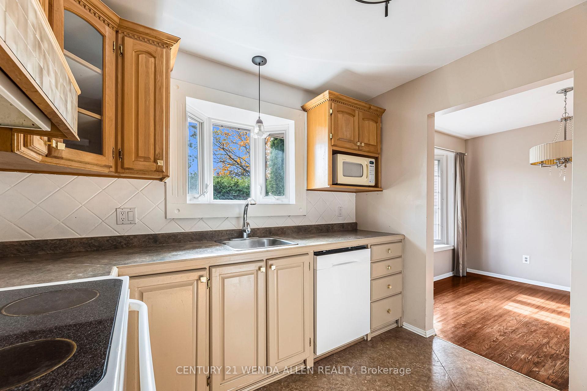 Photo 9 of 475 Humewood Avenue, Oshawa, O'Neill — HOMEH