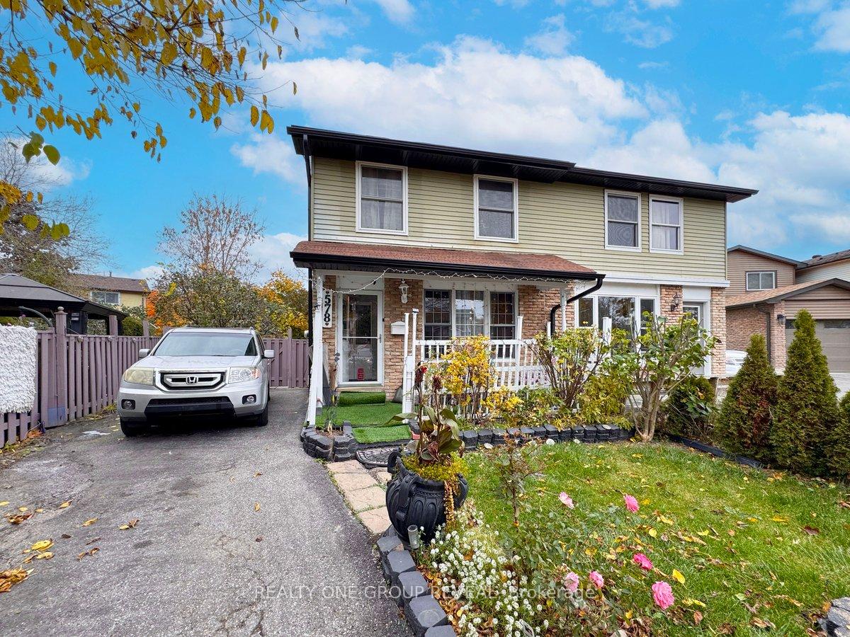 Front of 578 Lakeview Avenue
