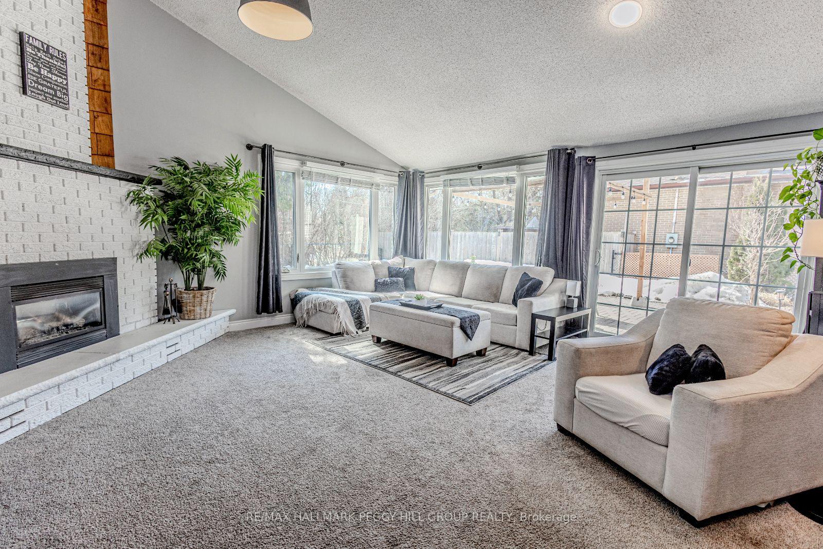 Photo 4 of 233 Grove Street E, Barrie, Wellington — HOMEH
