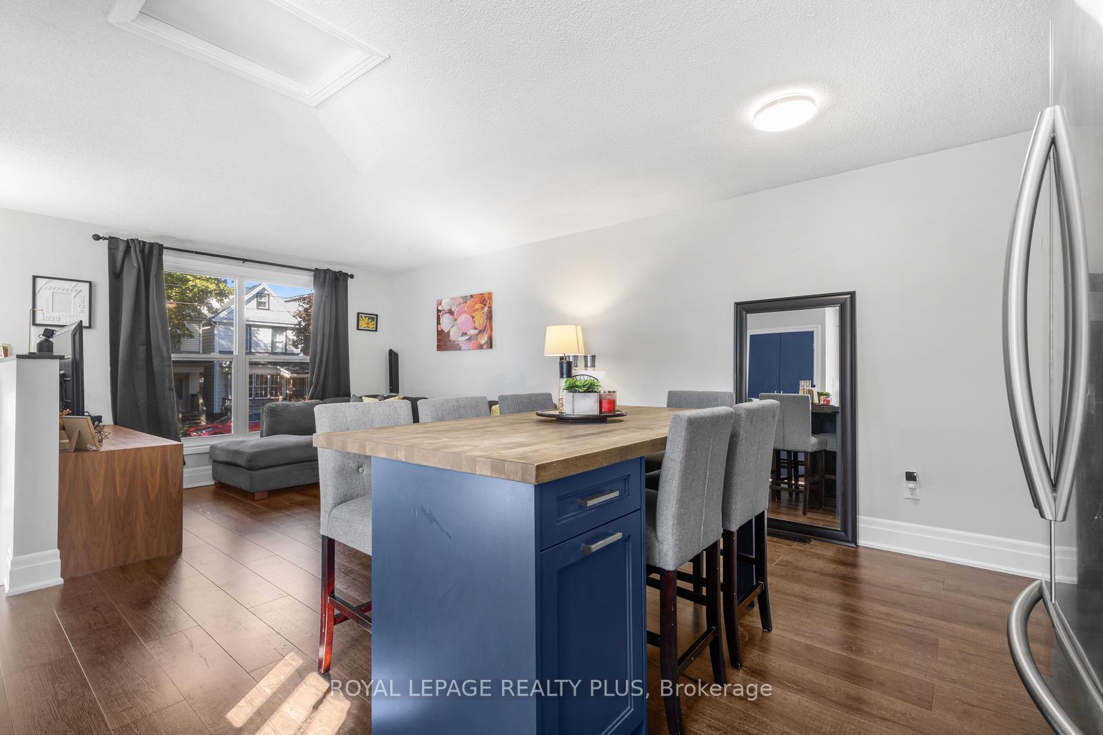 Photo 11 of 250 Balmoral Avenue N, Hamilton, Crown Point — HOMEH