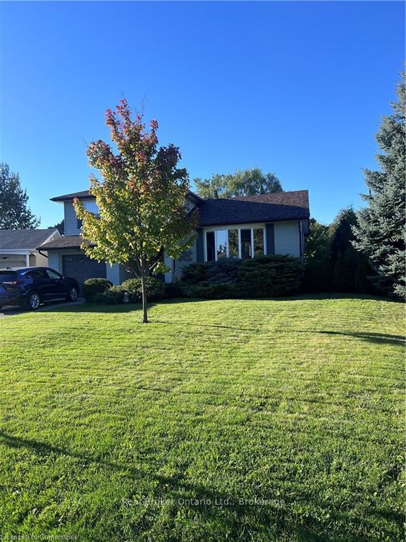 Photo 2 of 508 Donegal Drive, Burlington, Shoreacres — HOMEH