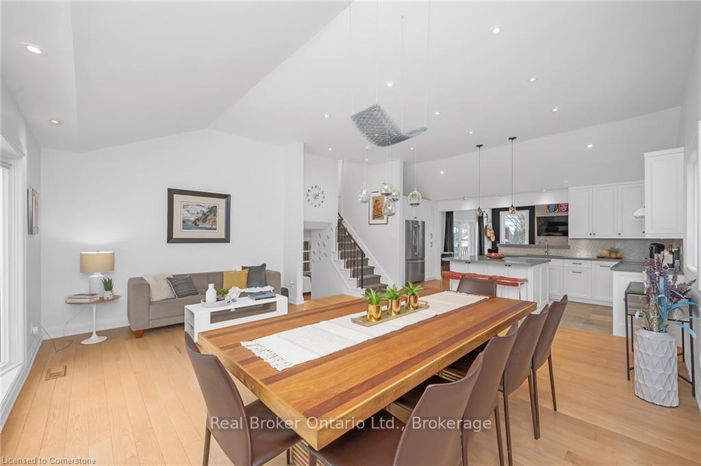 Photo 9 of 508 Donegal Drive, Burlington, Shoreacres — HOMEH