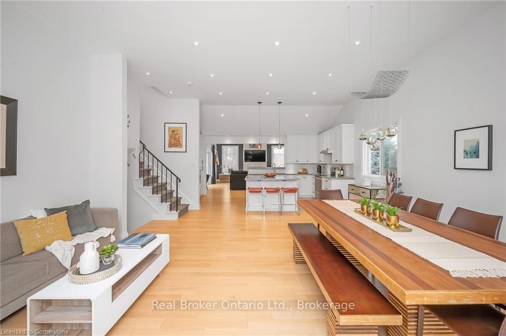 Photo 10 of 508 Donegal Drive, Burlington, Shoreacres — HOMEH
