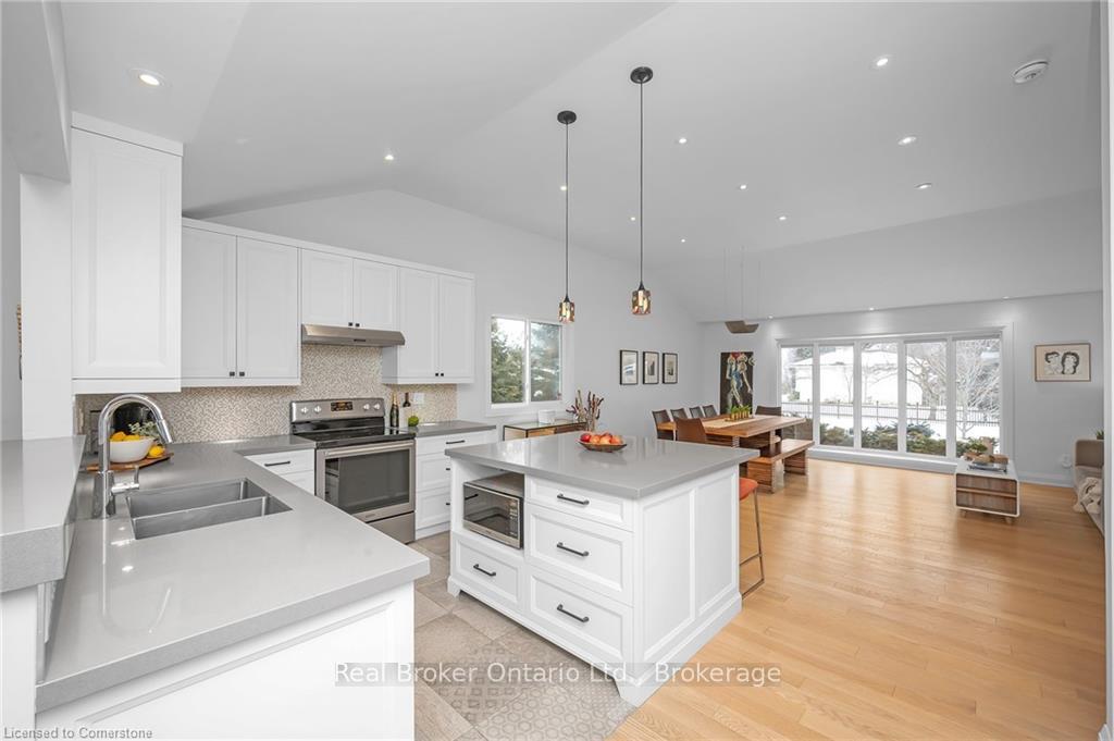 Photo 15 of 508 Donegal Drive, Burlington, Shoreacres — HOMEH