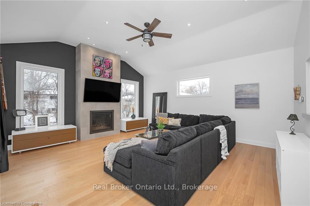 Photo 19 of 508 Donegal Drive, Burlington, Shoreacres — HOMEH