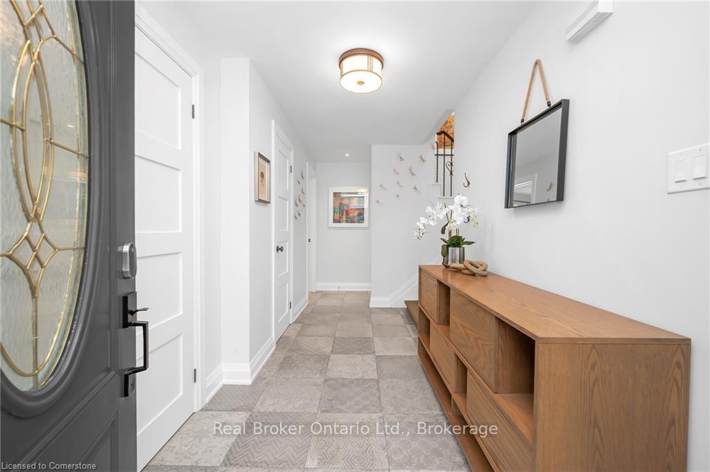 Photo 24 of 508 Donegal Drive, Burlington, Shoreacres — HOMEH