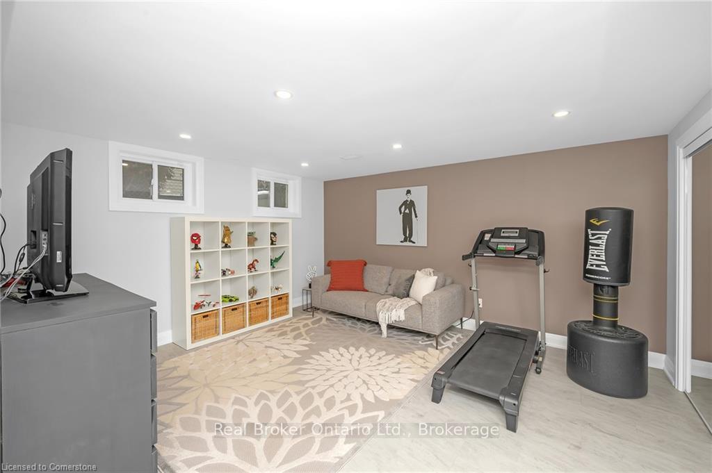 Photo 35 of 508 Donegal Drive, Burlington, Shoreacres — HOMEH