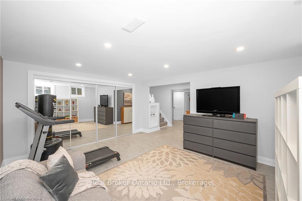 Photo 36 of 508 Donegal Drive, Burlington, Shoreacres — HOMEH