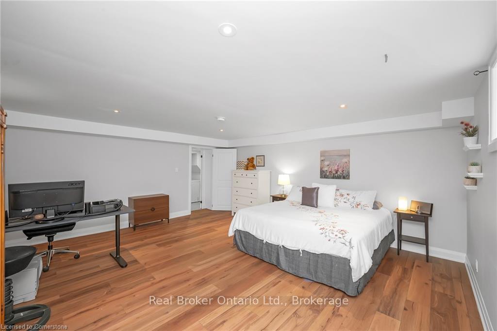 Photo 40 of 508 Donegal Drive, Burlington, Shoreacres — HOMEH