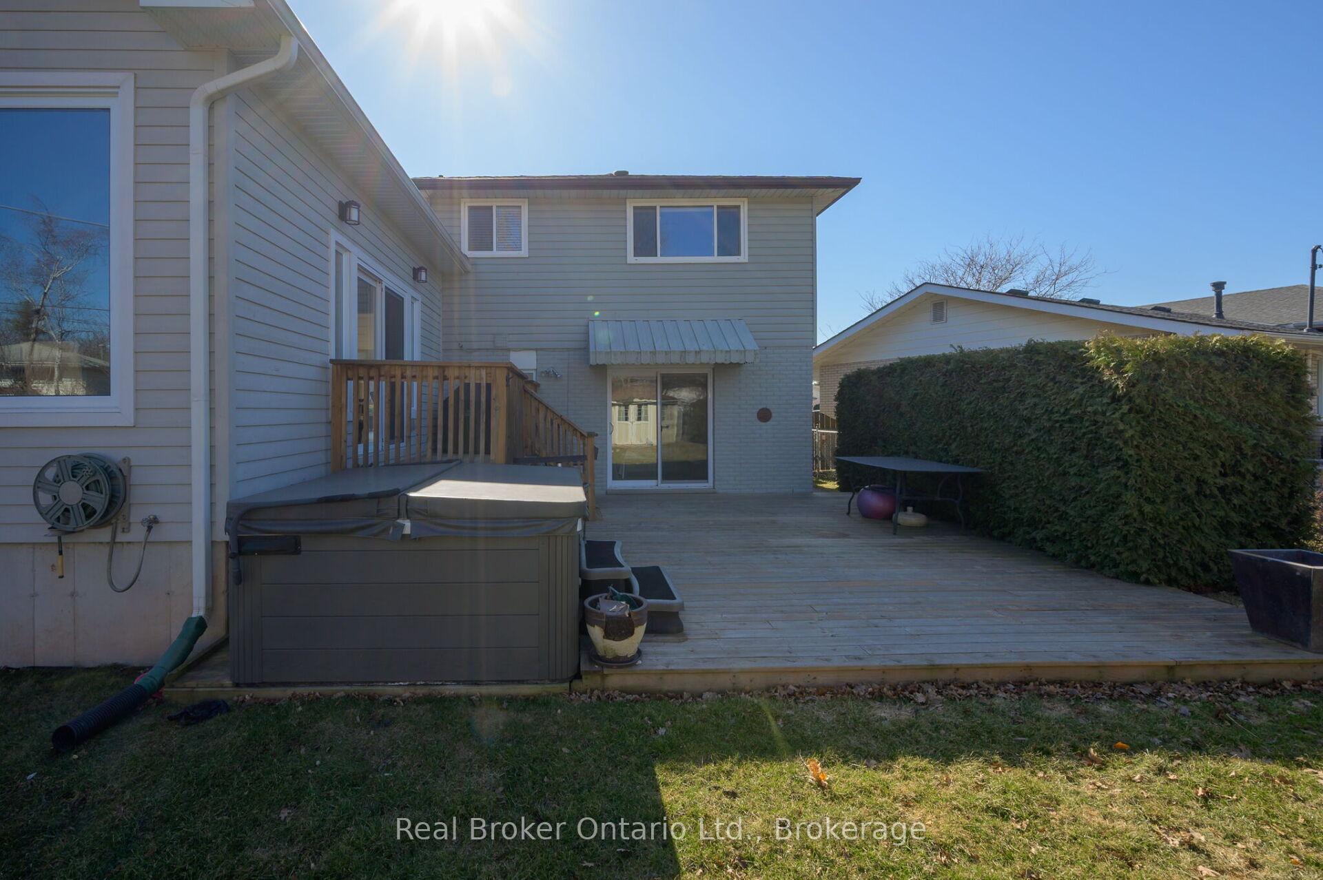 Photo 41 of 508 Donegal Drive, Burlington, Shoreacres — HOMEH