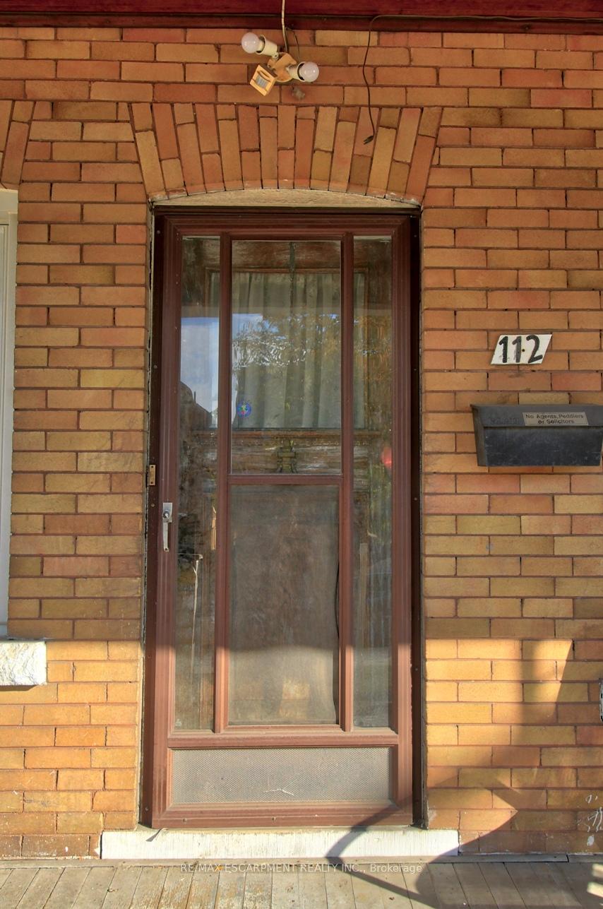 Photo 5 of 112 Kensington Avenue N, Hamilton, Crown Point — HOMEH