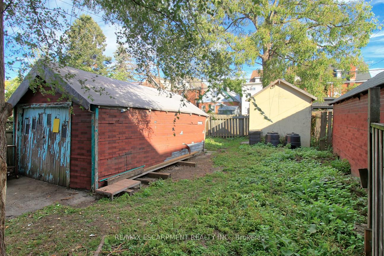 Photo 32 of 112 Kensington Avenue N, Hamilton, Crown Point — HOMEH