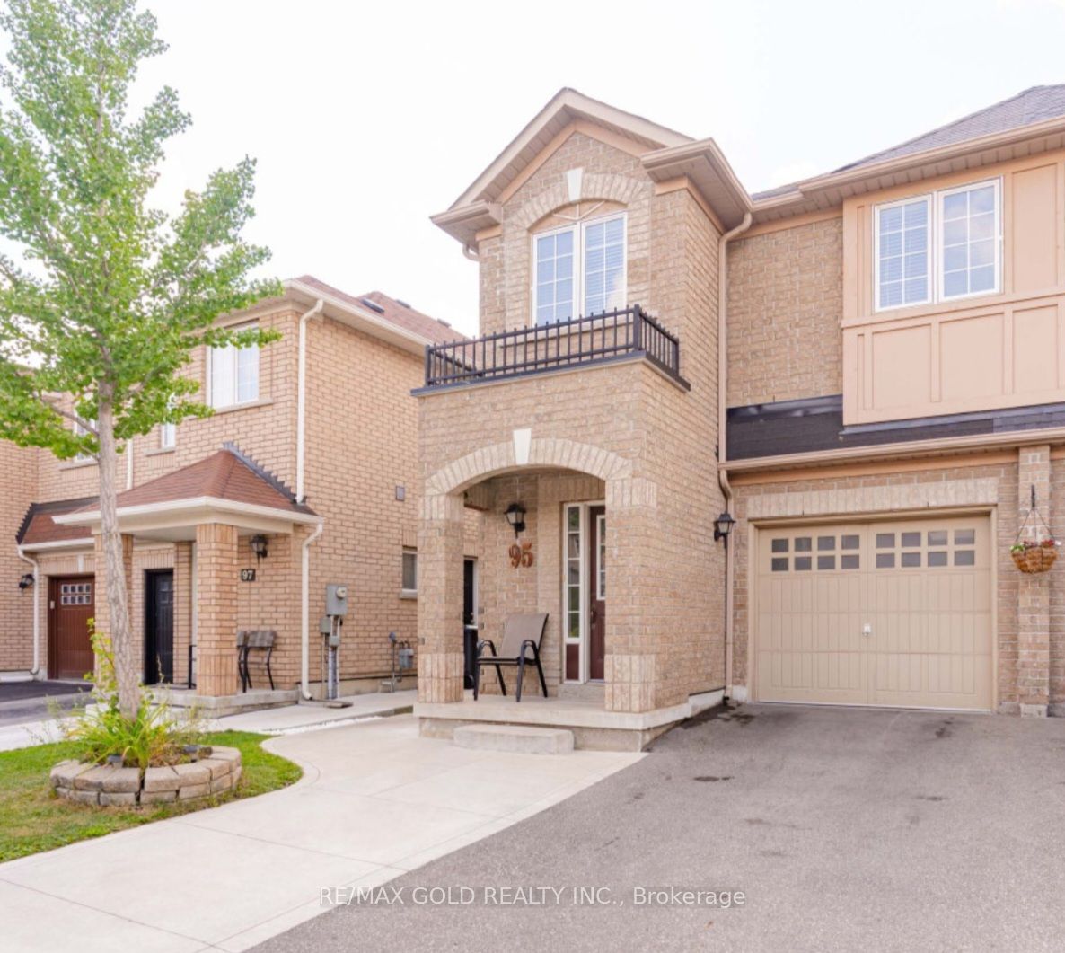 Front of Unit (Main & 2nd Floor), 95 Crystalview Crescent