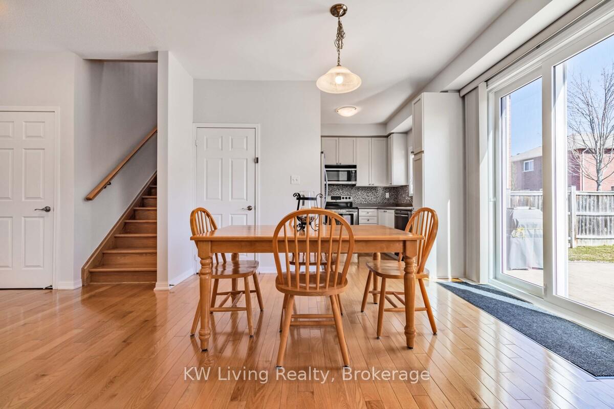 Photo 16 of 17 Charlemagne Avenue, Barrie, Innis-Shore — HOMEH