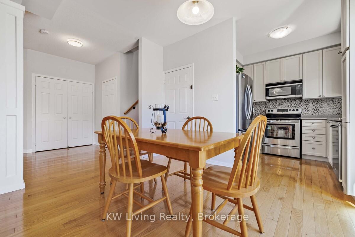 Photo 18 of 17 Charlemagne Avenue, Barrie, Innis-Shore — HOMEH