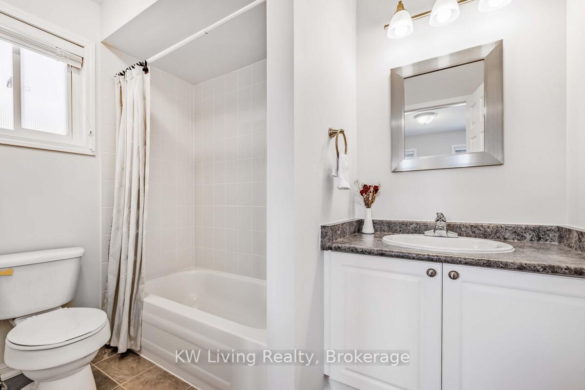 Photo 32 of 17 Charlemagne Avenue, Barrie, Innis-Shore — HOMEH