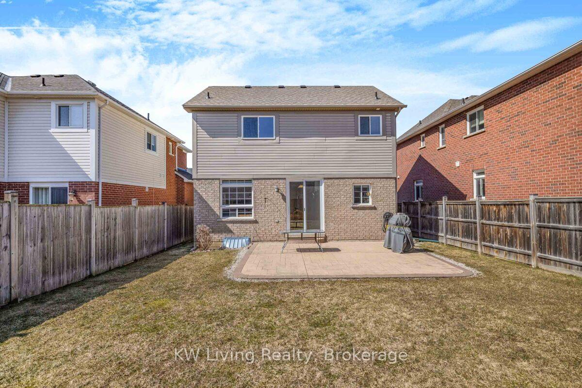 Photo 38 of 17 Charlemagne Avenue, Barrie, Innis-Shore — HOMEH