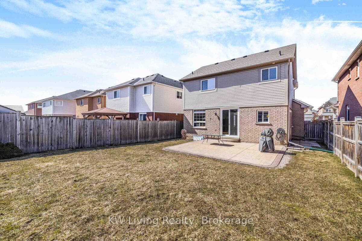 Photo 39 of 17 Charlemagne Avenue, Barrie, Innis-Shore — HOMEH