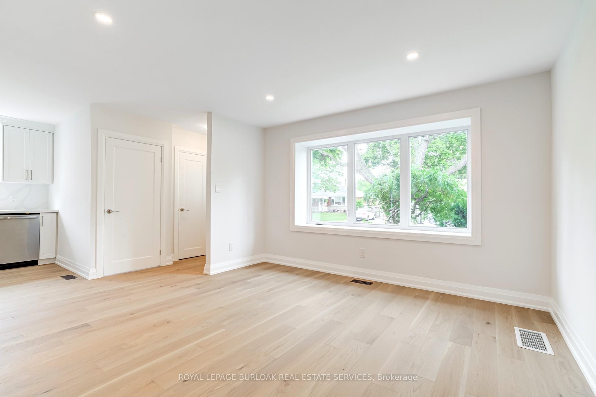 Photo 3 of 63 Fernwood Crescent, Hamilton, Hampton Heights — HOMEH