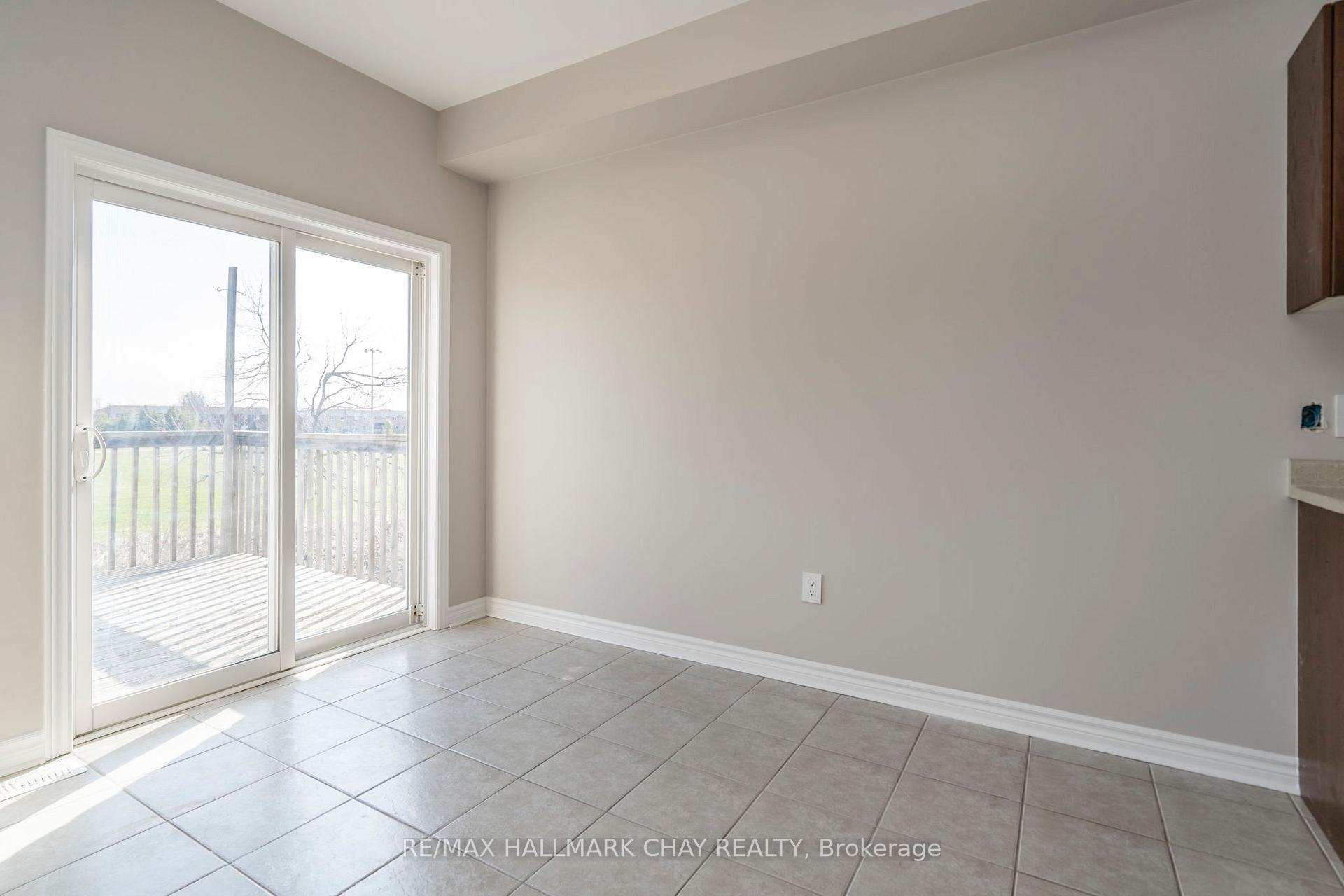 Photo 9 of 22 Arch Brown Court, Barrie, East Bayfield — HOMEH