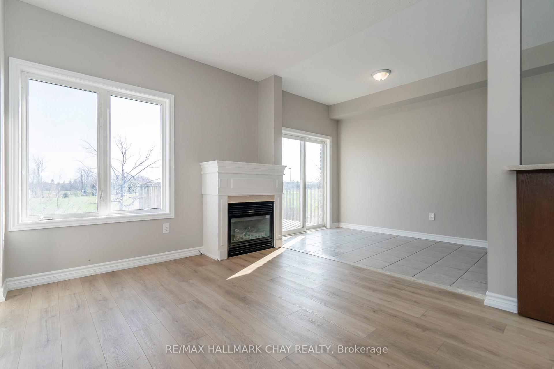 Photo 13 of 22 Arch Brown Court, Barrie, East Bayfield — HOMEH