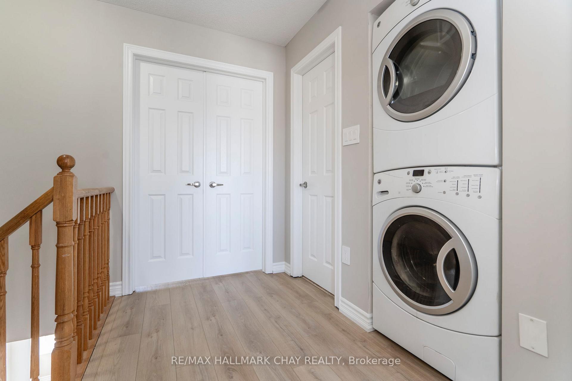 Photo 16 of 22 Arch Brown Court, Barrie, East Bayfield — HOMEH