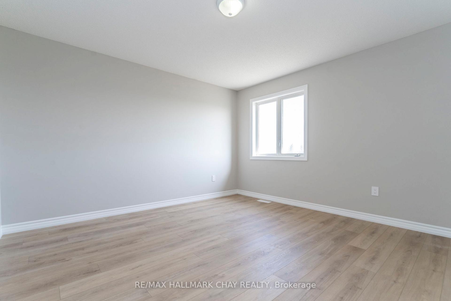 Photo 17 of 22 Arch Brown Court, Barrie, East Bayfield — HOMEH