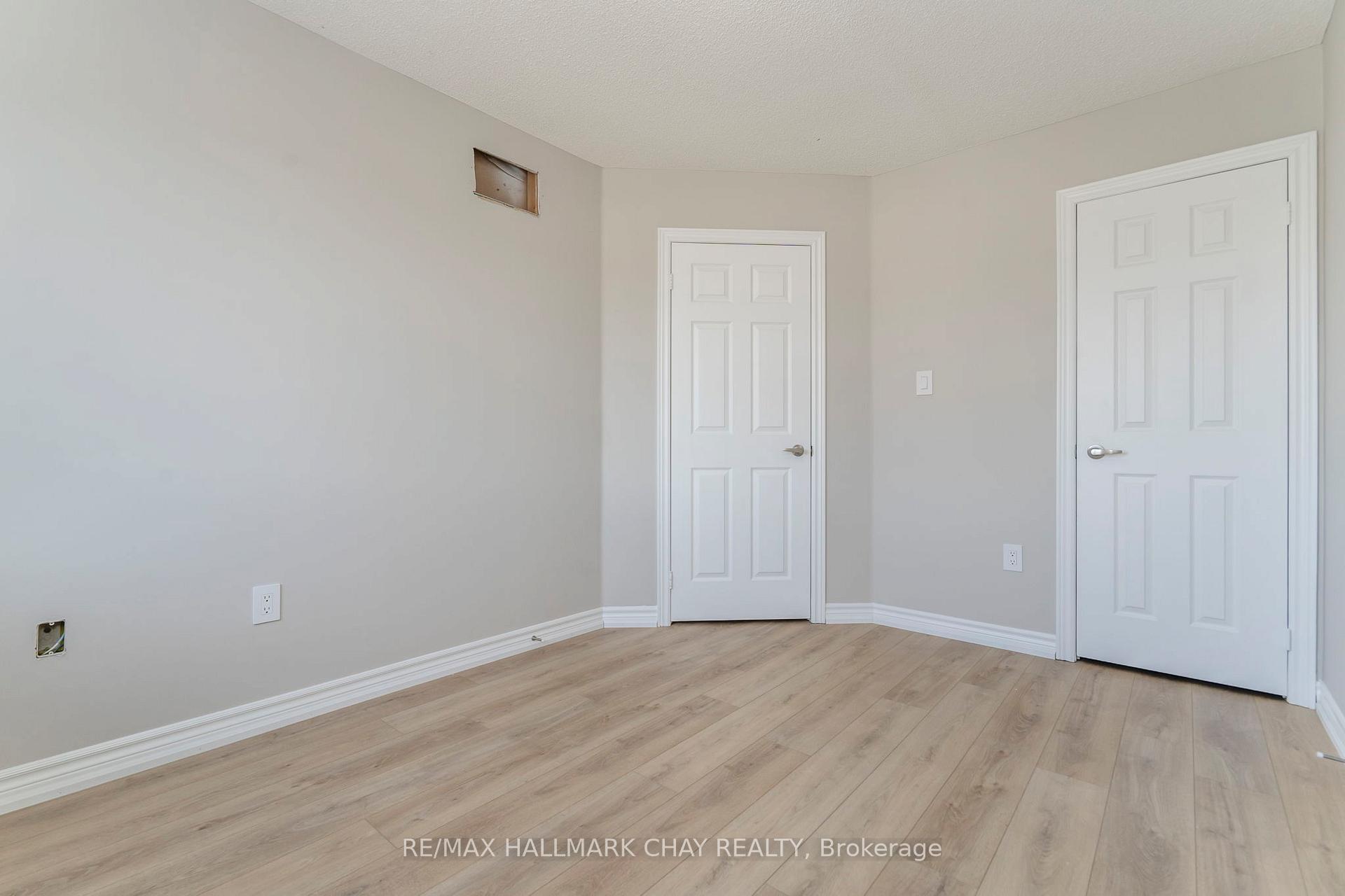 Photo 23 of 22 Arch Brown Court, Barrie, East Bayfield — HOMEH