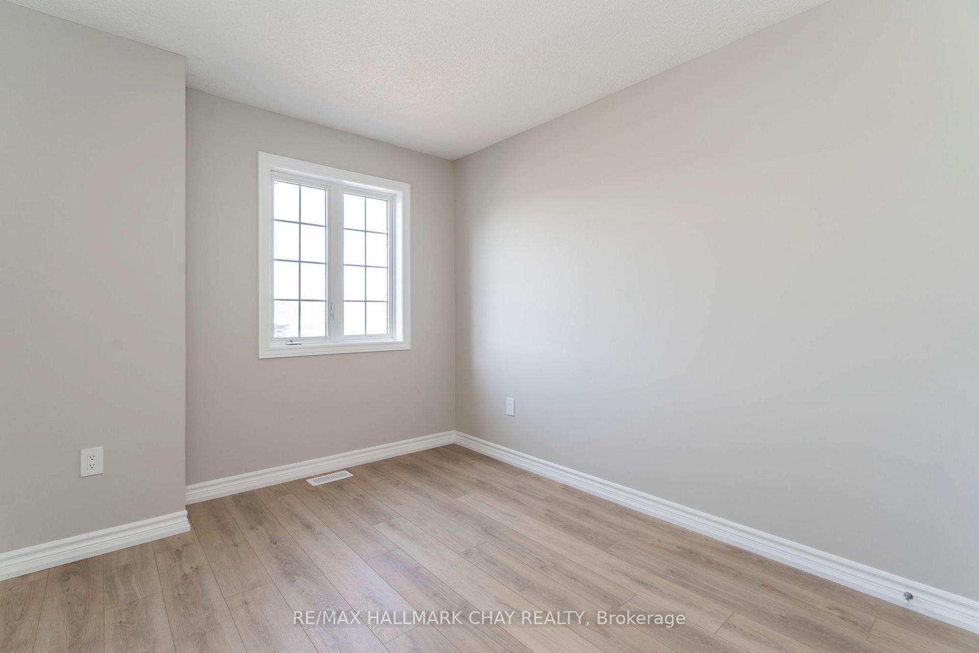 Photo 24 of 22 Arch Brown Court, Barrie, East Bayfield — HOMEH